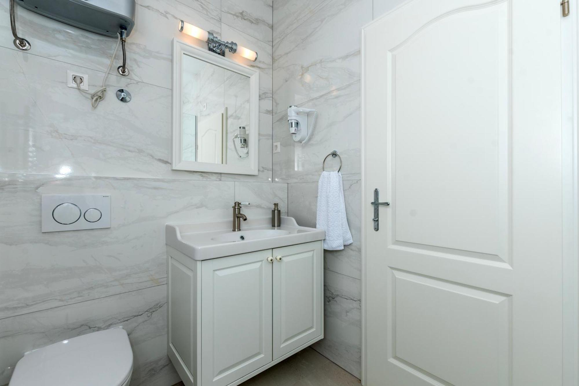 Marasovic & Deluxe Apartament *