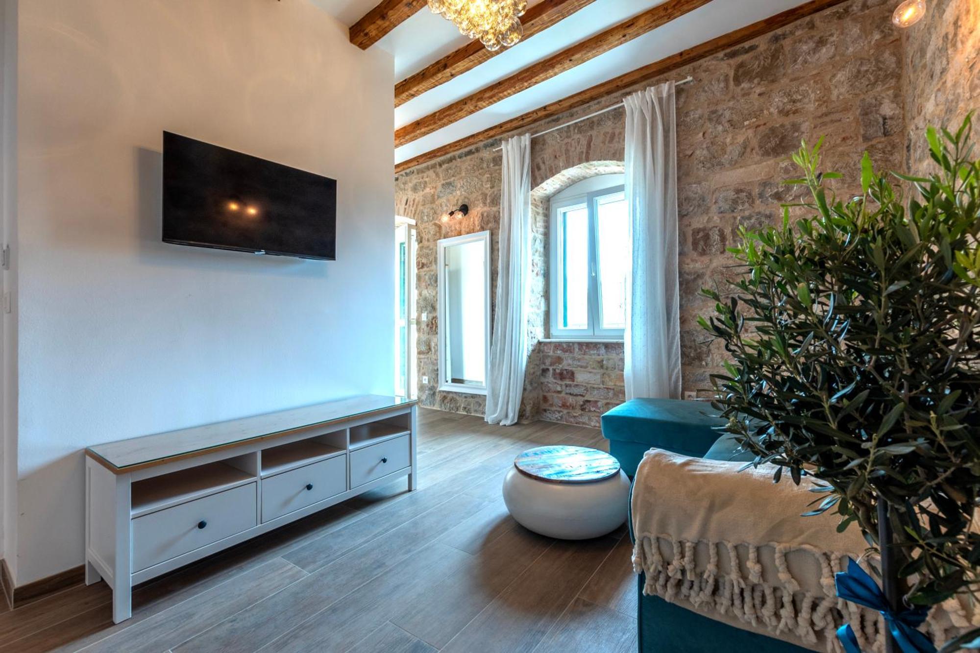 Marasovic & Deluxe Apartman Split