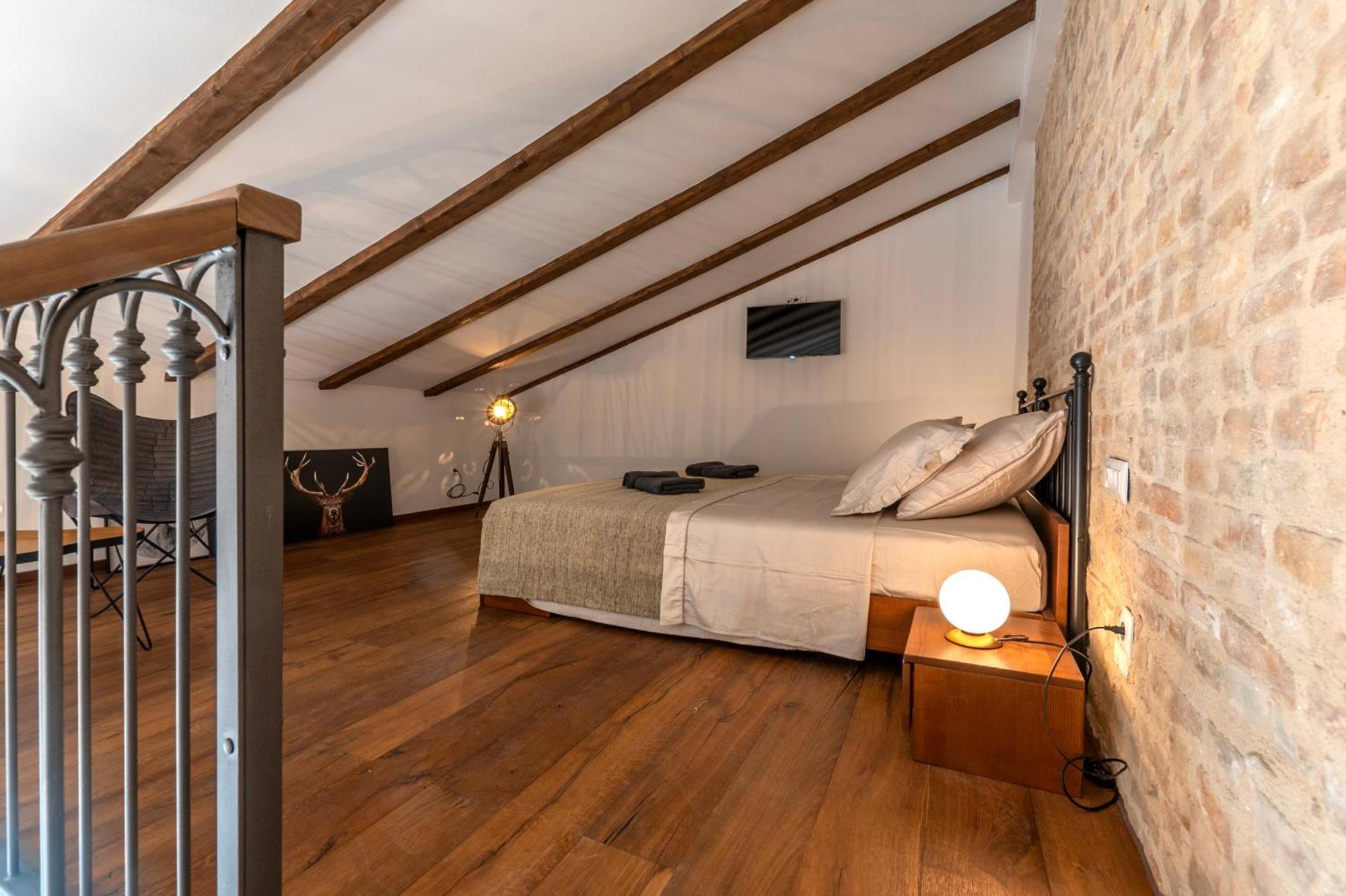 Apartman Marasovic & Deluxe Split